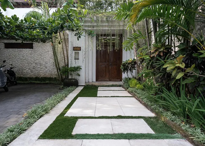 Batu Sari Villa *